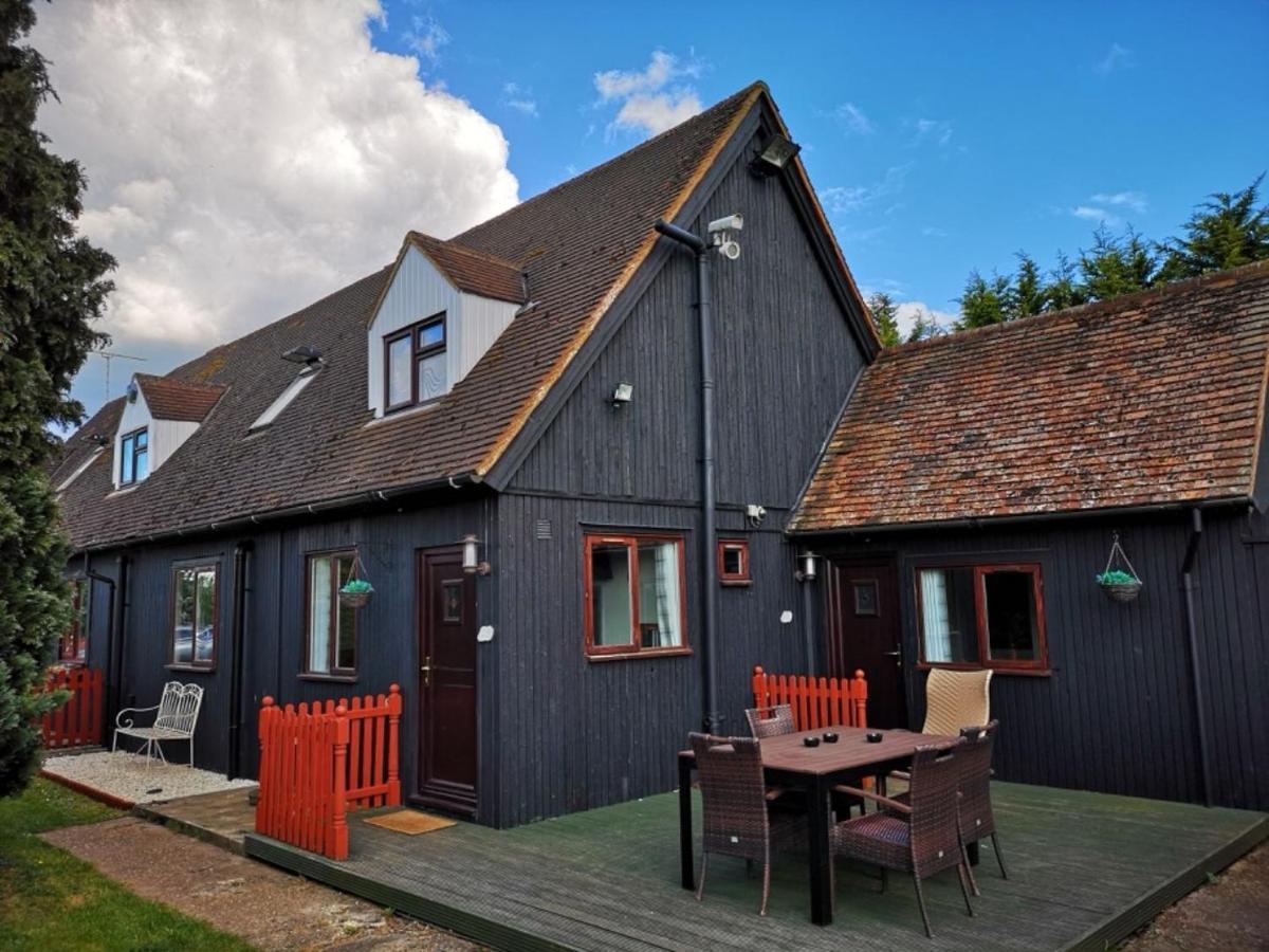 Chalet Cottages Streatley  Ngoại thất bức ảnh